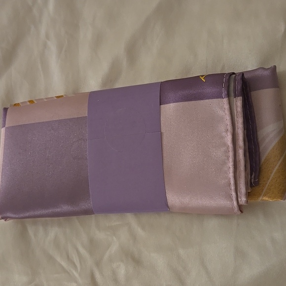 Tatcha Satin Furoshiki Vloth - Picture 2 of 3